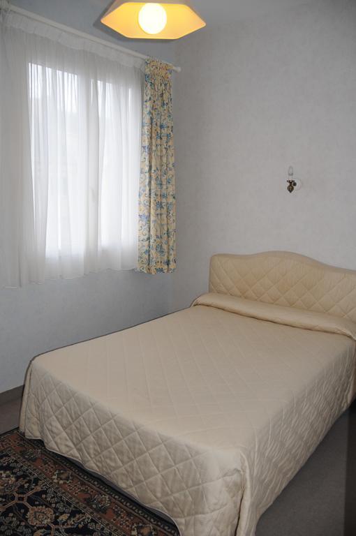 Hotel De Touraine Σαιν-Ναζαίρ Δωμάτιο φωτογραφία